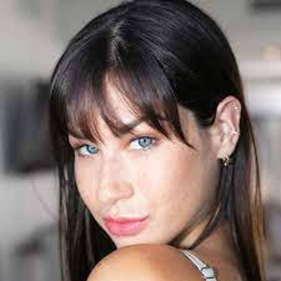 “Se acercó el de seguridad de Piqué, o sea su guardaespaldas y le dice que Piqué quiere unir las mesas y si están dispuestas de como que unir los 2 vip y, sabes, seguir pasando la noche”, narró la tiktoker.