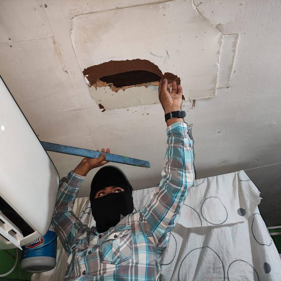 Los agentes buscaron hasta en los techos la droga que algunos reclusos tenían.