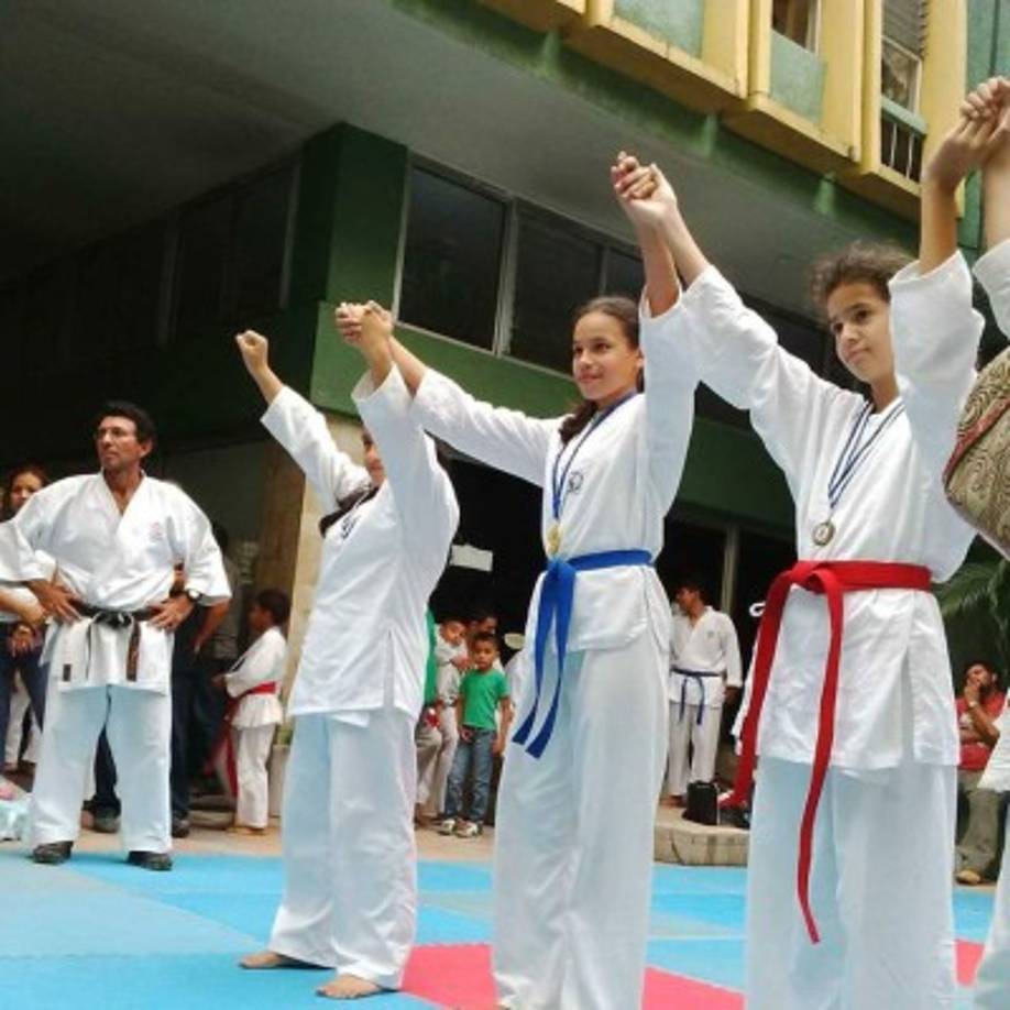 Angie Flores ganó el primer lugar en artes marciales durante su infancia.