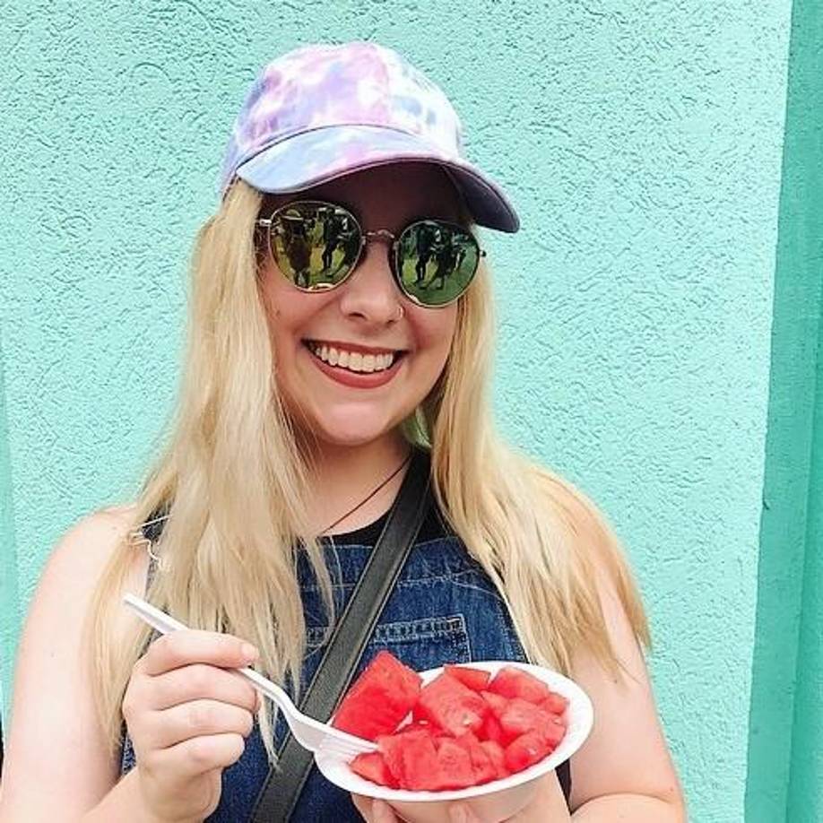 Hospitalizada desde el viernes, la maestra se encuentra estable, precisó Drew.