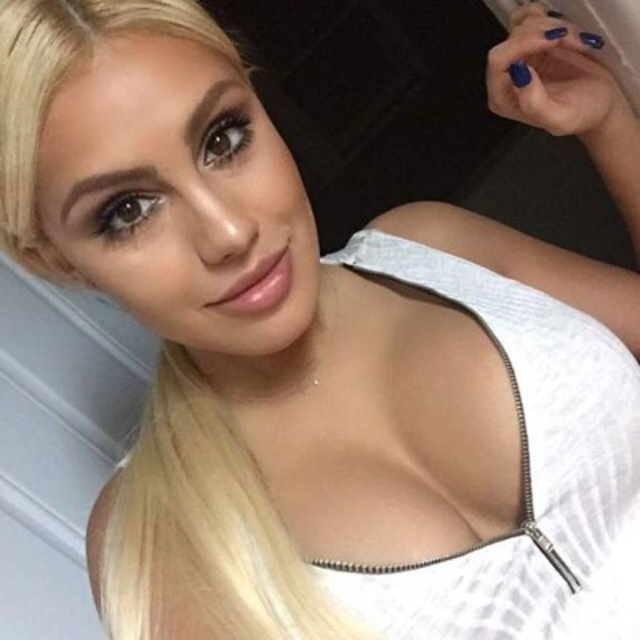 Antes de anunciar su nuevo romance. Lajoven compartió estas fotografías en las redes sociales.