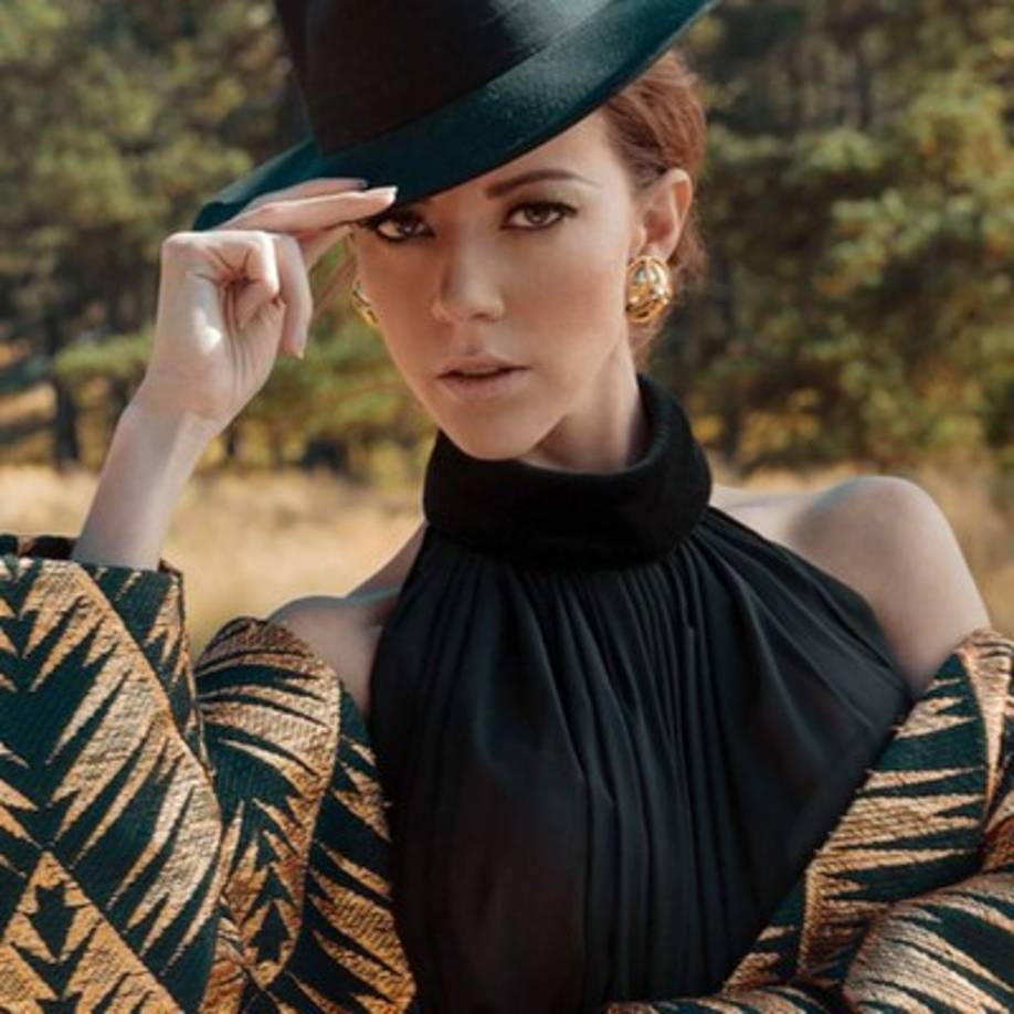 El personaje, (que iba a morir en la primera temporada), ha cautivado al público por el contraste de ser una mujer con calidad humana y la fortaleza de alguien que no la ha pasado nada bien.