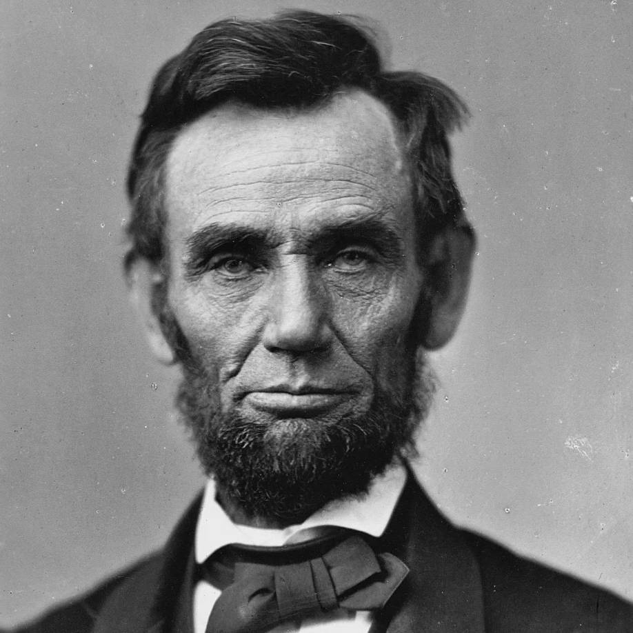 ABRAHAM LINCOLN: En 1865, el presidente Lincoln había acudido al Teatro Ford de Washington cuando fue disparado por detrás en la cabeza por un simpatizante confederado llamado John Wilkes Booth. El asesinato de Lincoln no impidió que los federales ganaran la guerra un mes más tarde.