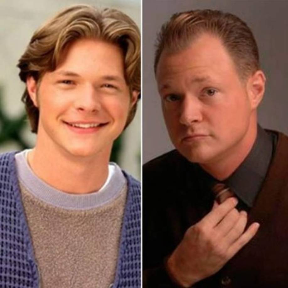 <br/>Richert continuó el hilo definiendo lo que la fama significa para él. 'Para mí, la fama solo ha significado 'quizás más trabajo algún día'', escribió en Twitter. 'Un mal necesario porque la fama = la pérdida del anonimato, que puede ser edificante cuando trae alegría a alguien, y difícil cuando la gente mala decide ser mala'.