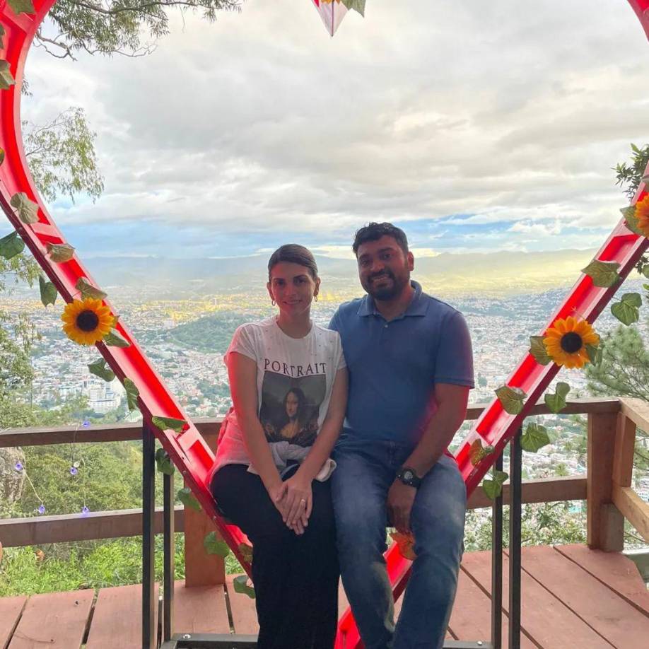 “Nunca pensé estar en una situación así de difícil como lo es la muerte de mi esposo y papá de mis hijos. Duele como no tienen una idea y han hecho que mi proceso de luto sea más difícil con el montón de mentiras que se han dicho en todas las páginas de noticias. No sé de dónde sacaron tal información”, comenzó escribiendo Lizano en Facebook.