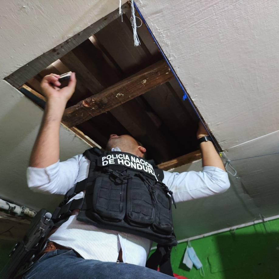 La actividad consistió en una inspección de control para descartar la presencia de objetos como sustancias prohibidas dentro del Centro de Privación de Libertad de Personas Adultas en Conflicto con la Ley.