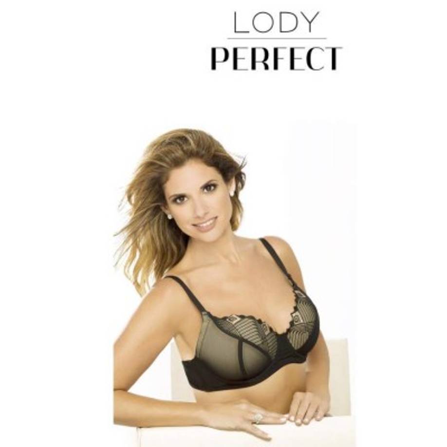 Alessandra Rampolla ahora es la imagen de marca de lencería argentina.