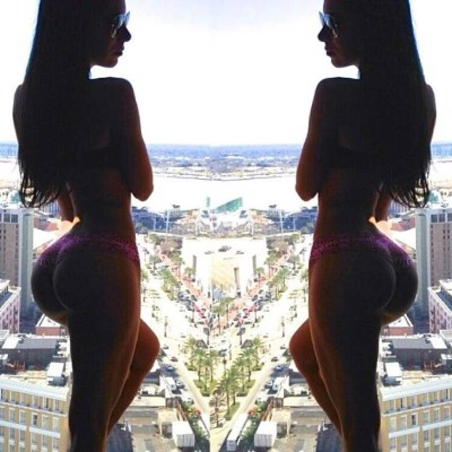 Es evidente la adicción de esta chica a las redes sociales, y sus millones de fans se lo agradecen.