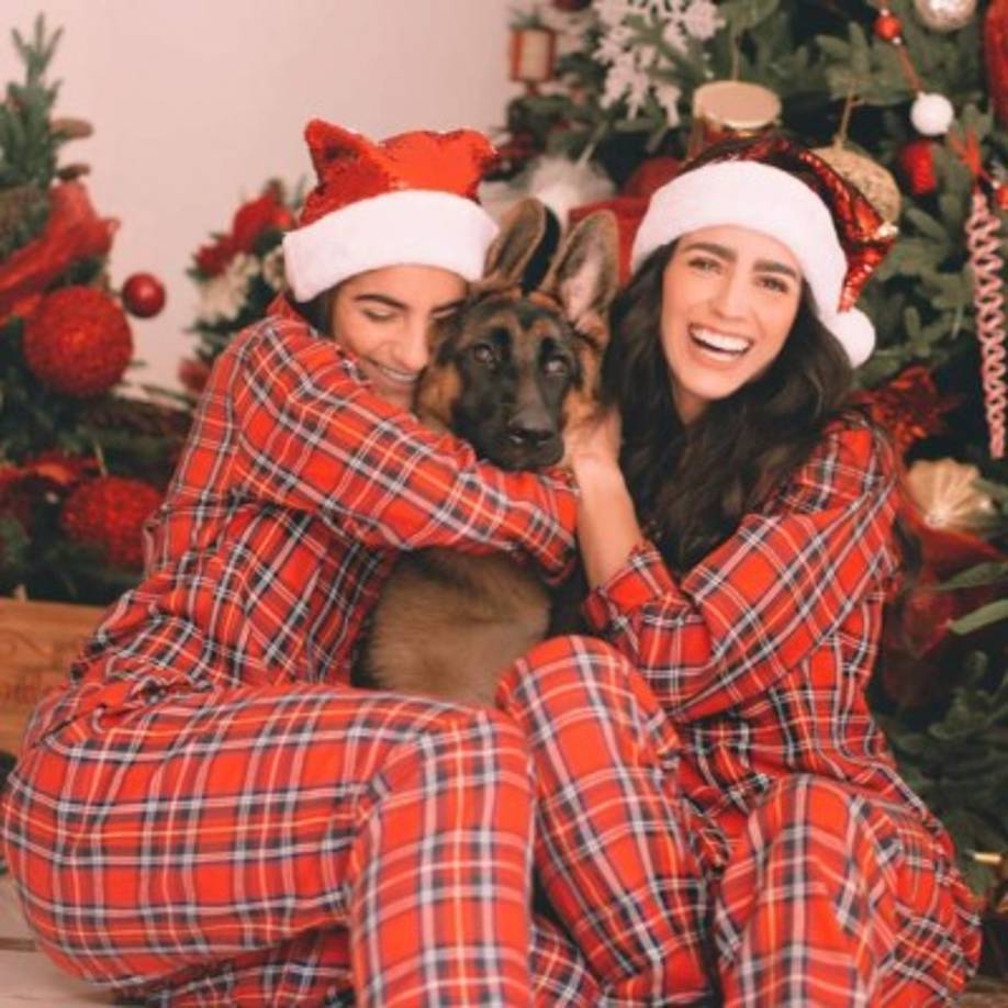 La mexicana Bárbara de Regil decidió olvidarse de las críticas sufridas este año y mantener un espíritu navideño y positivo.