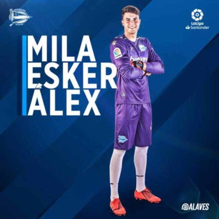 El arquero Álex Domínguez se desvinculó del Deportivo Alavés después de llegar el verano pasado, sólo jugó una temporada pese a tener un contrato de tres años.