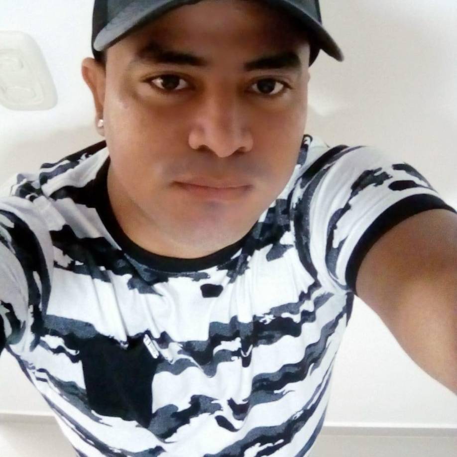 ”Aretico”, además de practicar el billar, su destreza también era practicar con el instrumento de viento el acordeón. 