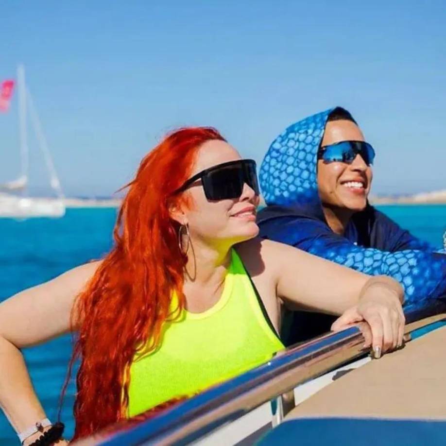 Resaltando sus sentimientos, añadió que la comunicación es esencial para mantener unida a su familia y afirmó: “Es la clave para dirigir una familia. Soy un hermano con mis hijos, un amigo con mi esposa. Continúo compartiendo con ellos todos los días. Es el gran tesoro que tengo en mi vida”.