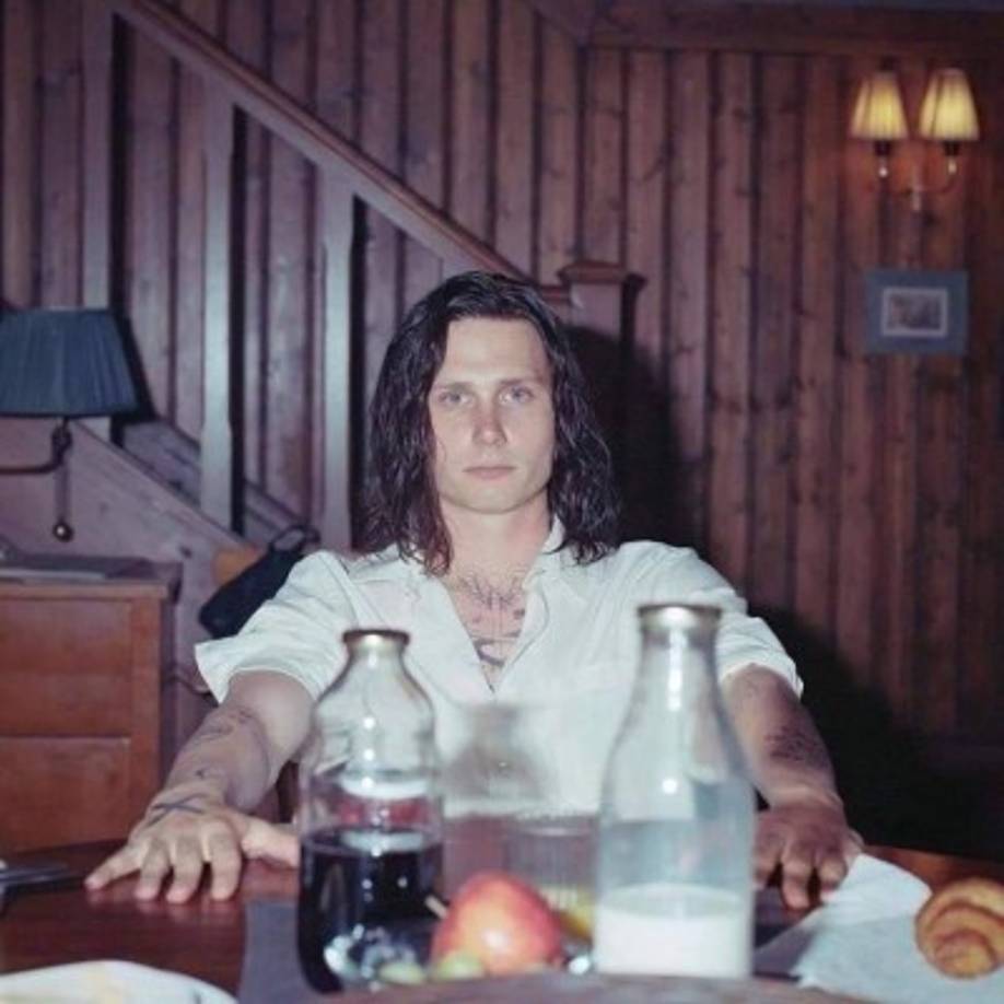 Los personajes principales son Hannah Kahnwald y Jonas Kahnwald, con los personajes secundarios: Martha Nielsen, Claudia Tiedemann y Ulrich Nielsen.