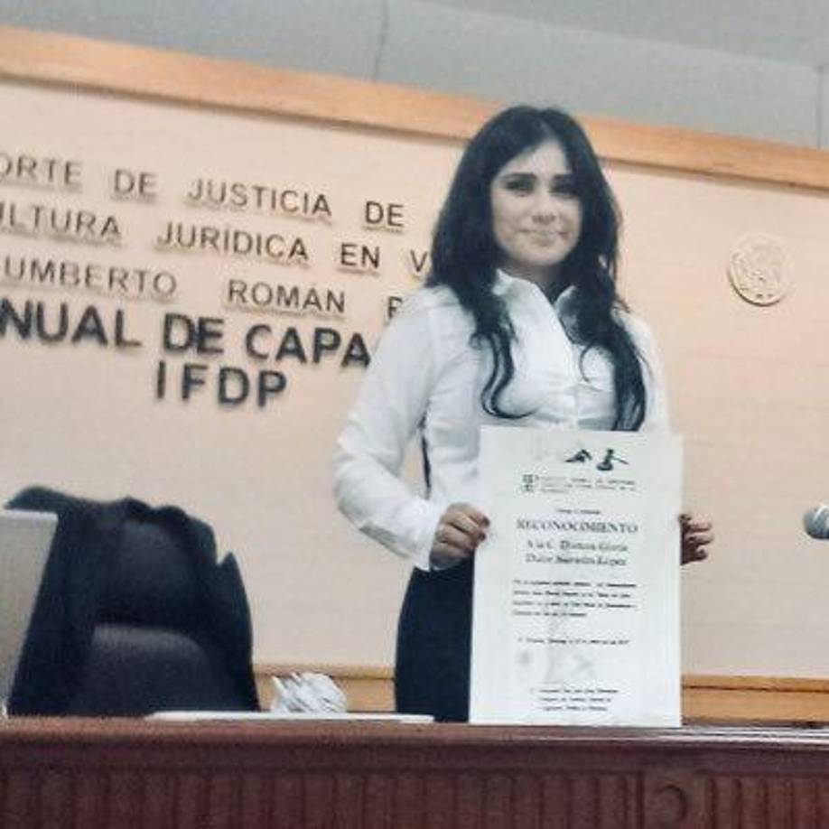 La docente interpuso una denuncia y autoridades le han brindado protección especializada. Sin embargo, el acosador no paró y acudió a la residencia de los exsuegros de Gloria. Allí, intentó sustraer a un bebé de dos años. Los presentes lo evitaron y el hombre fue capturado. Actualmente se gira un proceso judicial en su contra. 