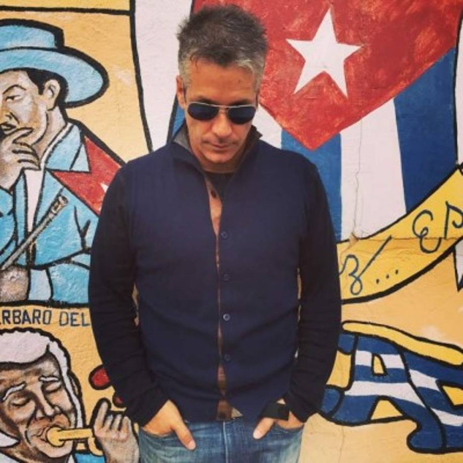 Fernando Carillo estuvo casado con la actriz venezolana Catherine Fulop desde 1990-1994.