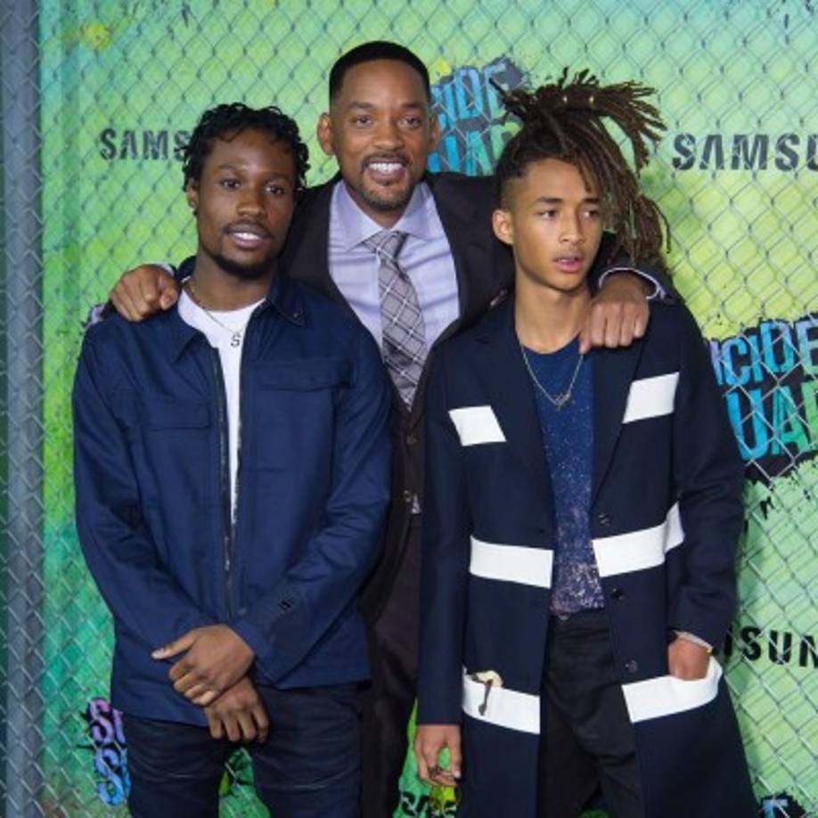 Will Smith con Jaden Smith y un amigo en estreno mundial de 'Escuadrón Suicida'.