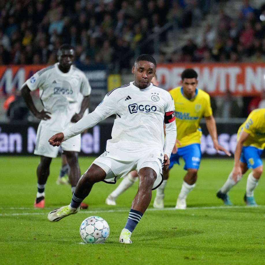 Todo sucedió cuando en el encuentro quedaban por disputarse unos minutos y el Ajax lo ganaba por 3-2.