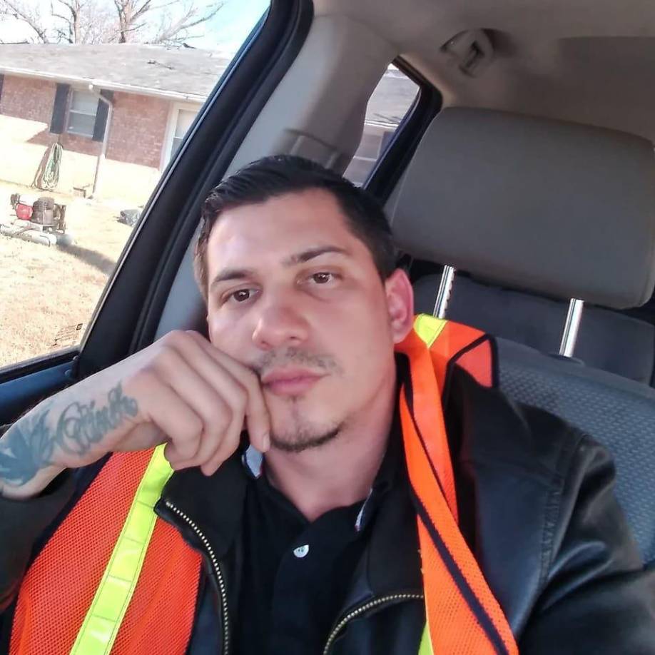 Actualmente se encuentra detenido con una fianza impuesta en 1.1 millones de dólares.