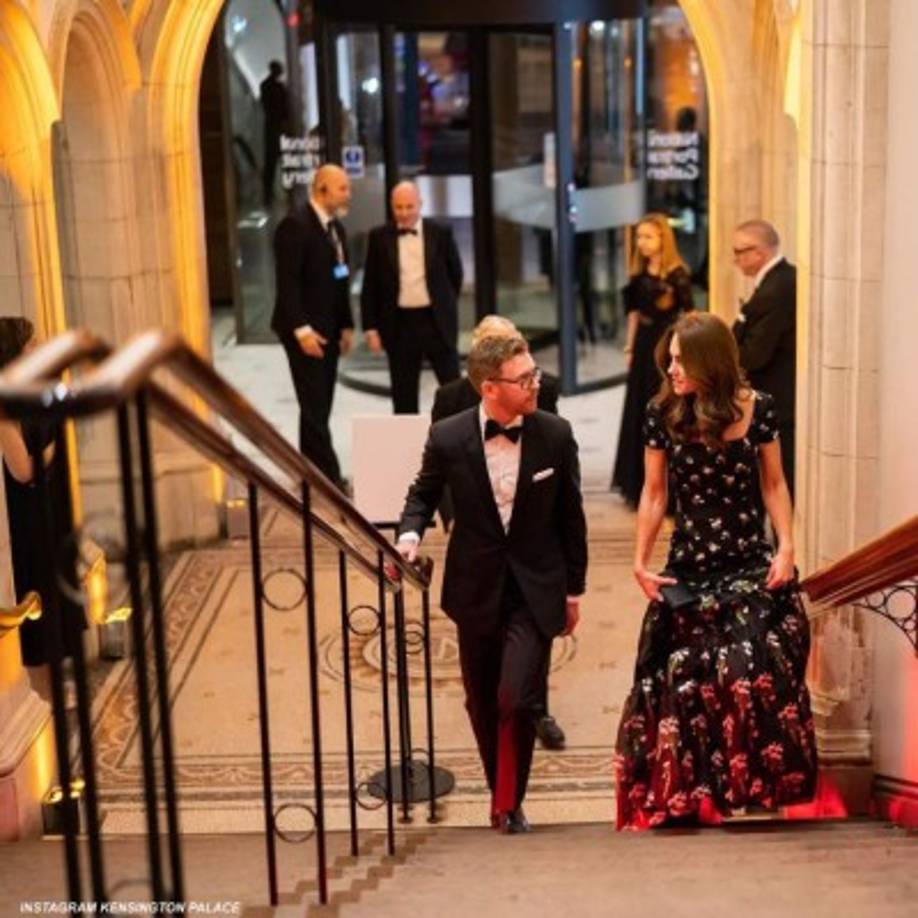 Los expertos explican que el sastre de Kate tuvo que cambiar la parte superior completa y fijarla a la falda, pero sin duda muchísimo más económico que comprarse uno nuevo.