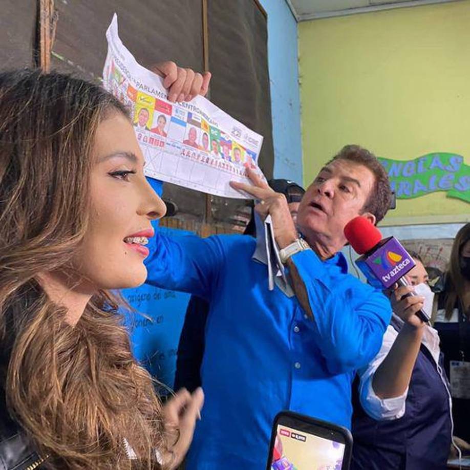 “Acompañé a @salvadornasralla a ejercer el sufragio. Debemos ir todos a votar por una Honduras con justicia, desarrollo y equidad. Juntos haremos historia”, agregó la joven. 