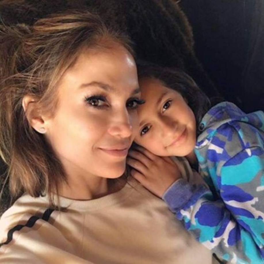 JLo comparte continuamente fotos íntimas de ella junto a su pequeña, de quien está muy orgullosa.