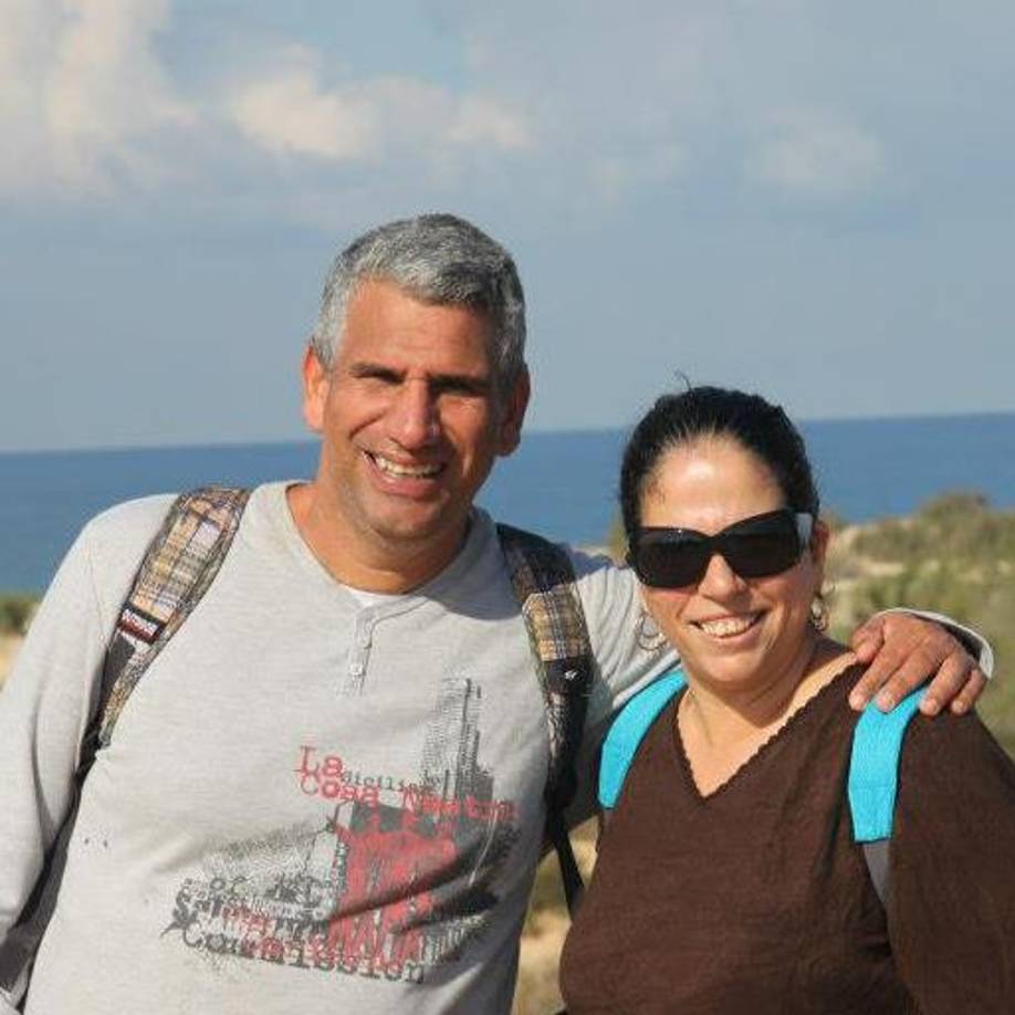 Arik Kraunick y su esposa vivía en el kibbutz de Be’eri y vivían de la agricultura.