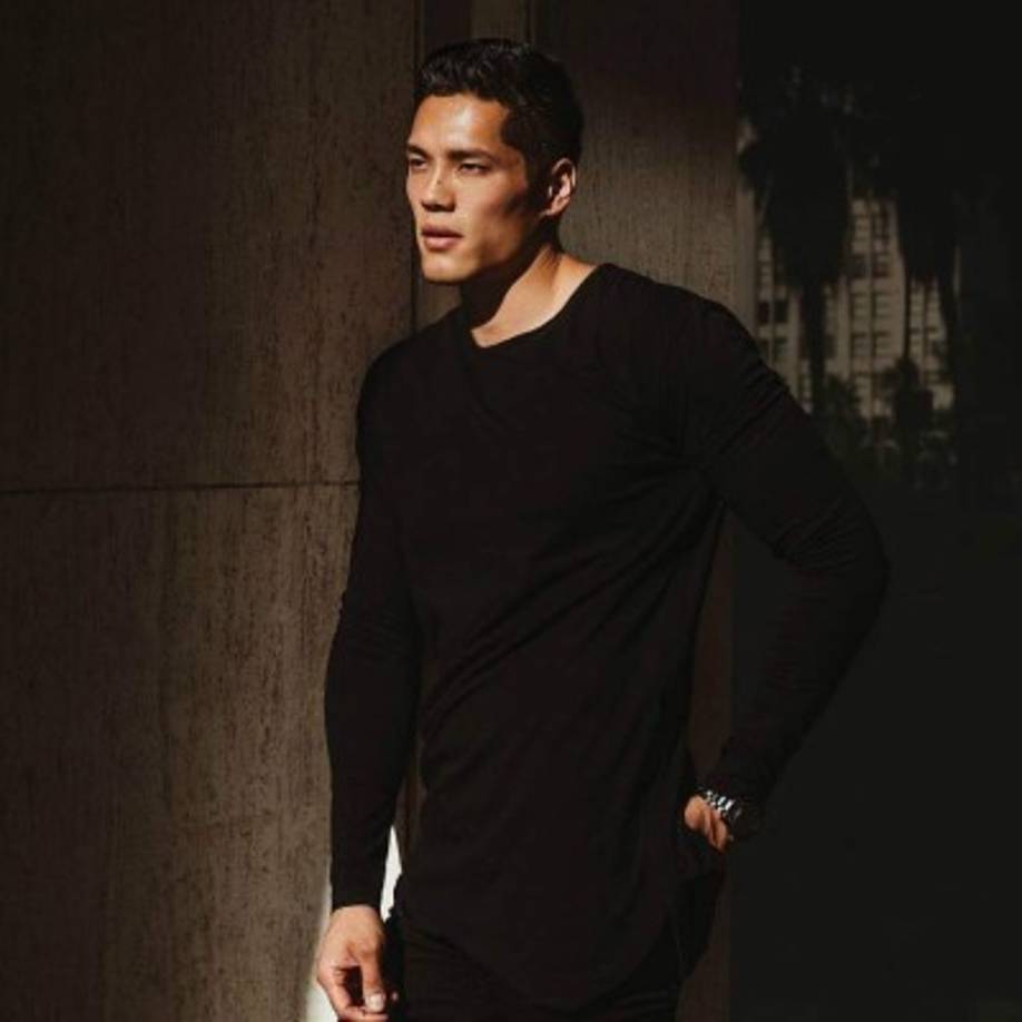 Fue en 2016 cuando Kylie dio a conocer a su apuesto guardaespaldas a través de su cuenta de Instagram, y, a partir de ahí, Tim comenzó a ganar miles de seguidores en su cuenta.<br/>