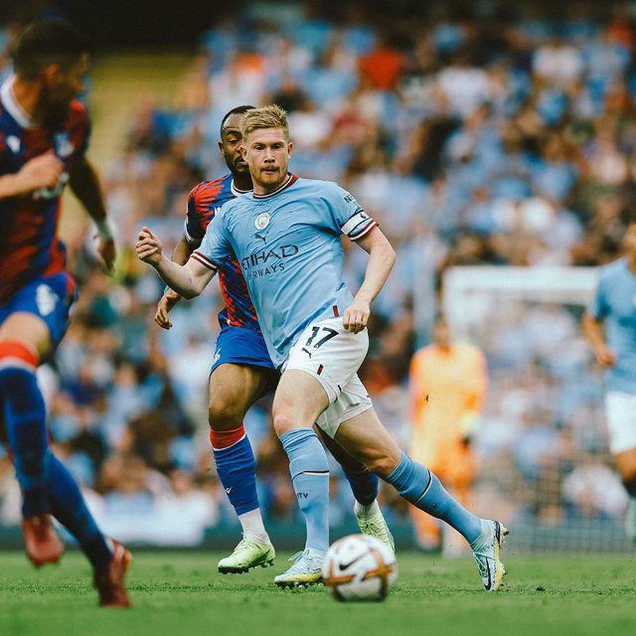 10. Kevin de Bruyne (Manchester City): Gana alrededor de 23 millones de euros por temporada en la Premier League.