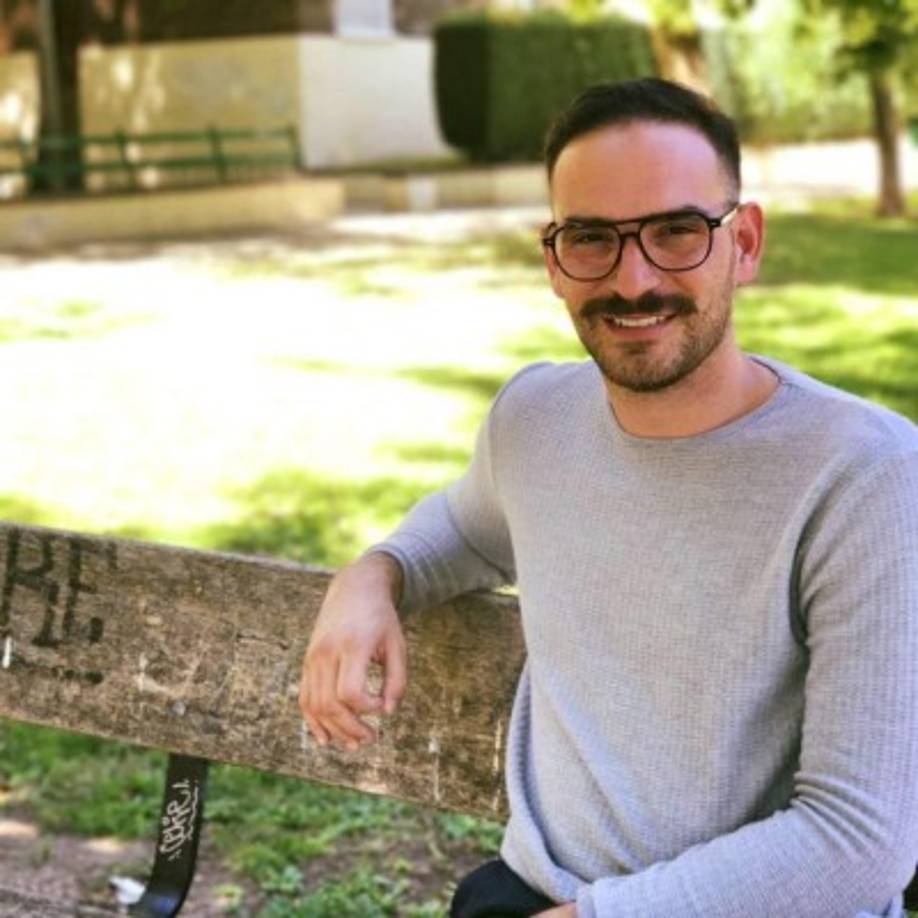 Carlos Mendoza<br/><br/>Mendoza fue un destacado presentador de noticias en Campus Tv, estudió comunicaciones y publicidad, ahora se destaca en periodismo digital en México, siendo director de comunicaciones de Amnistía Internacional.