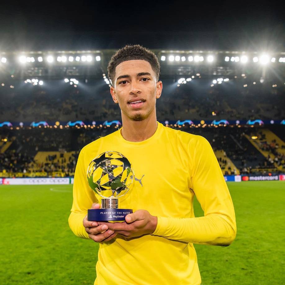 El Manchester City ha entrado en la puja por Jude Bellingham y lo ha hecho con mucha fuerza. Según informa el Daily Mail, los skyblues ya han mantenido su primera conversación con el Borussia Dortmund para llevarse al centrocampista inglés que también interesa a Real Madrid y Liverpool. 