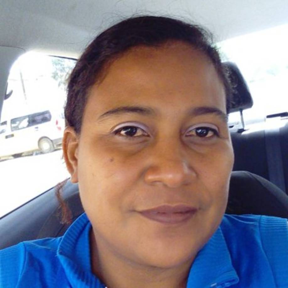 Los cuerpos de los dos infortunados se encontraron dentro del carro de la alcaldesa. Alrededor de siete casquillos fueron levantados de la escena del crimen.