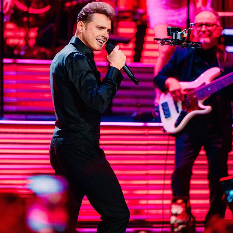 En BMTicket están disponibles las entradas para ver a Luis Miguel en las zonas Sombra Sur a 1,900 lempiras y General Norte y General Sur a L1,300. 