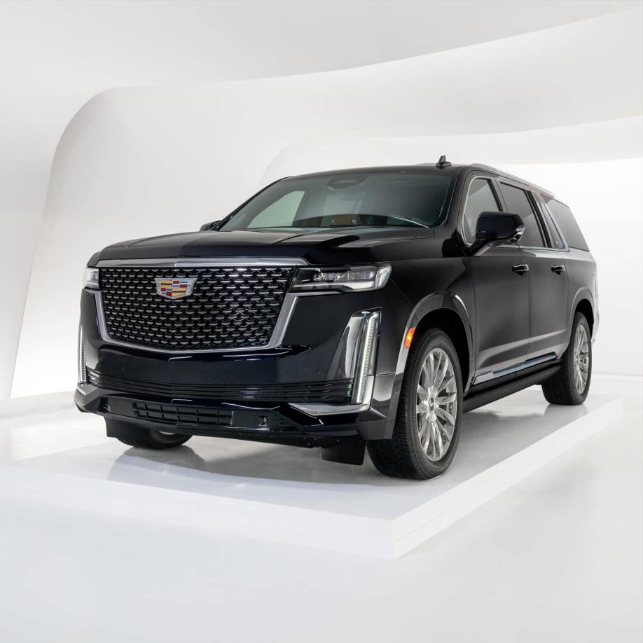 Las grandes dimensiones del Escalade le permitirán a la familia Ronaldo llevar a sus cuatro hijos a bordo, hasta que nazcan los gemelos que esperan Cristiano y Georgina, que elevaran a seis la descendencia del portugués