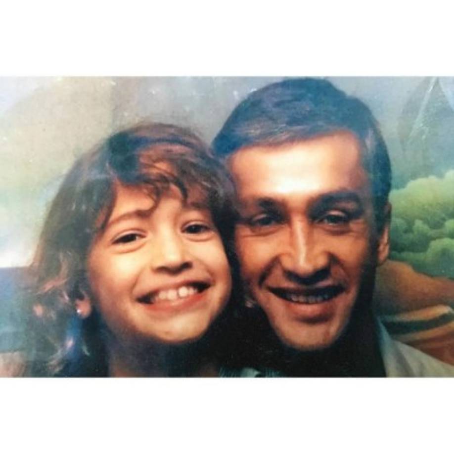 10. Jorge Ramos con su hija Paola que estudió en España y Estados Unidos. Recientemente se acaba de graduar de Harvard y es militante de la campaña de Hillary Clinton.