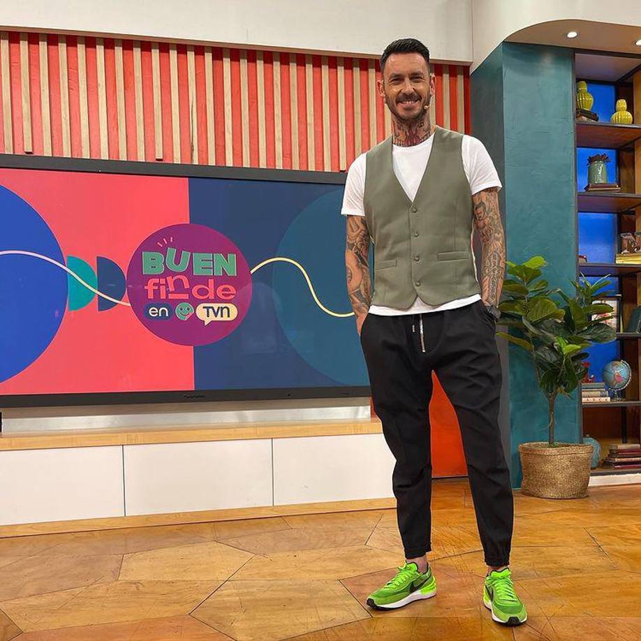 Y recordó cómo fueron sus festejos cuando lograron los dos títulos de la Copa América: “Cuando fuimos bicampeones de América, nosotros no andábamos con fotos de Messi ni nada ¿Quién soy yo para burlarme de Messi?”.