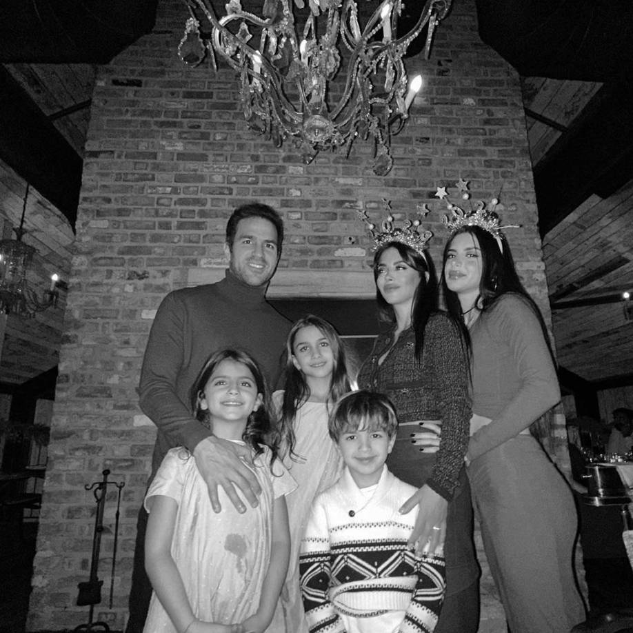 Cesc Fàbregas, futbolista del Como 1907, con su bonita familia.