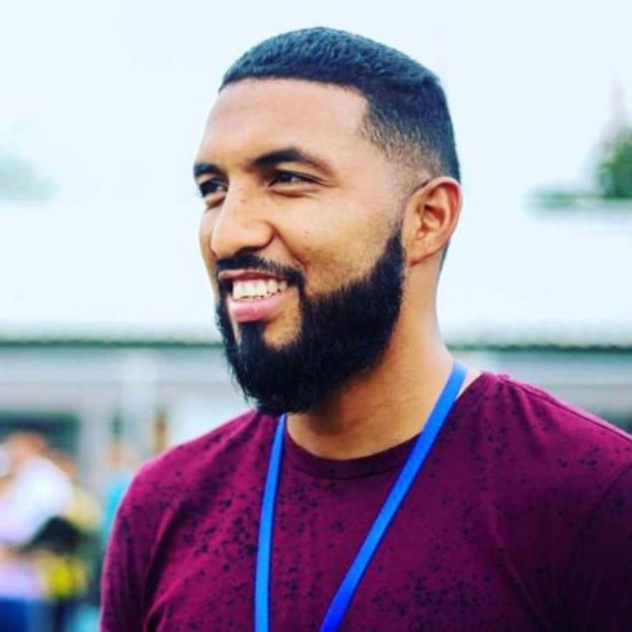 Reinieri Mayorquín: El volante de contención del Motagua tiene una casa de repuestos.