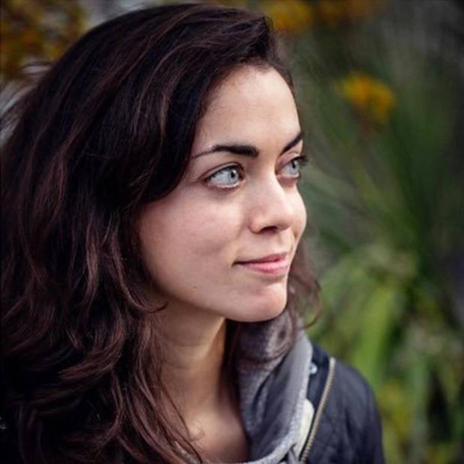 Zilis compró una mansión en Austin justo antes del nacimiento de sus mellizos. Su valor neto se estima en 4 millones de dólares.