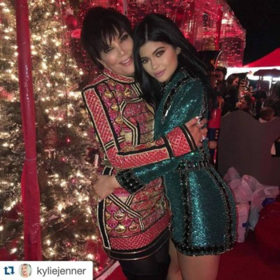 Kris y Kylie Jenner en Navidad.