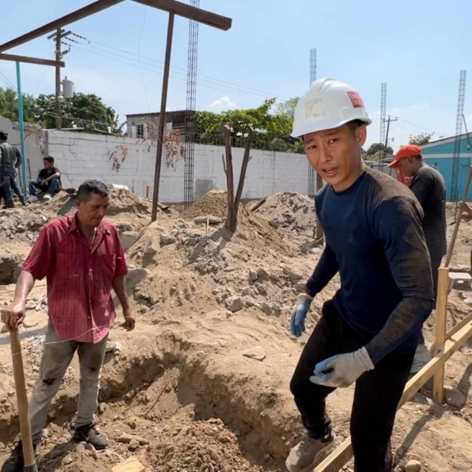 En los avances que publicó el reconocido influencer, se puede observar ya en un 80% la construcción total del edificio escolar de segunda planta.