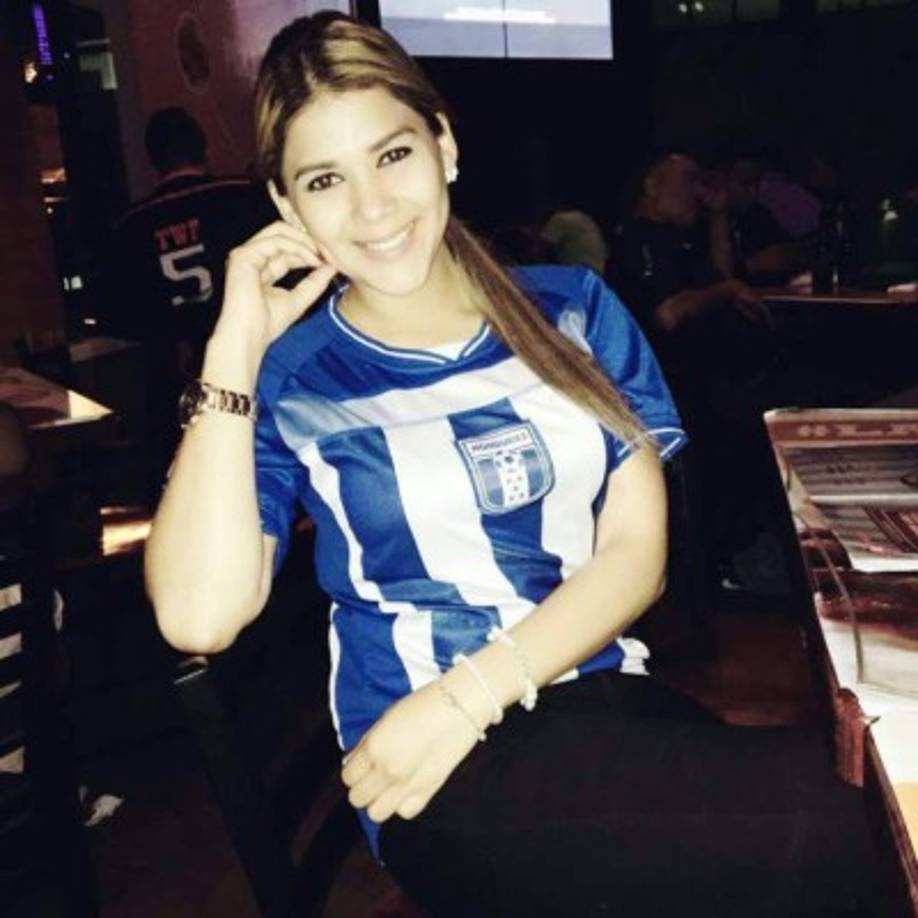 La guapa Ivonne Zúniga, que trabaja para la Loto, también mostró su apoyo.