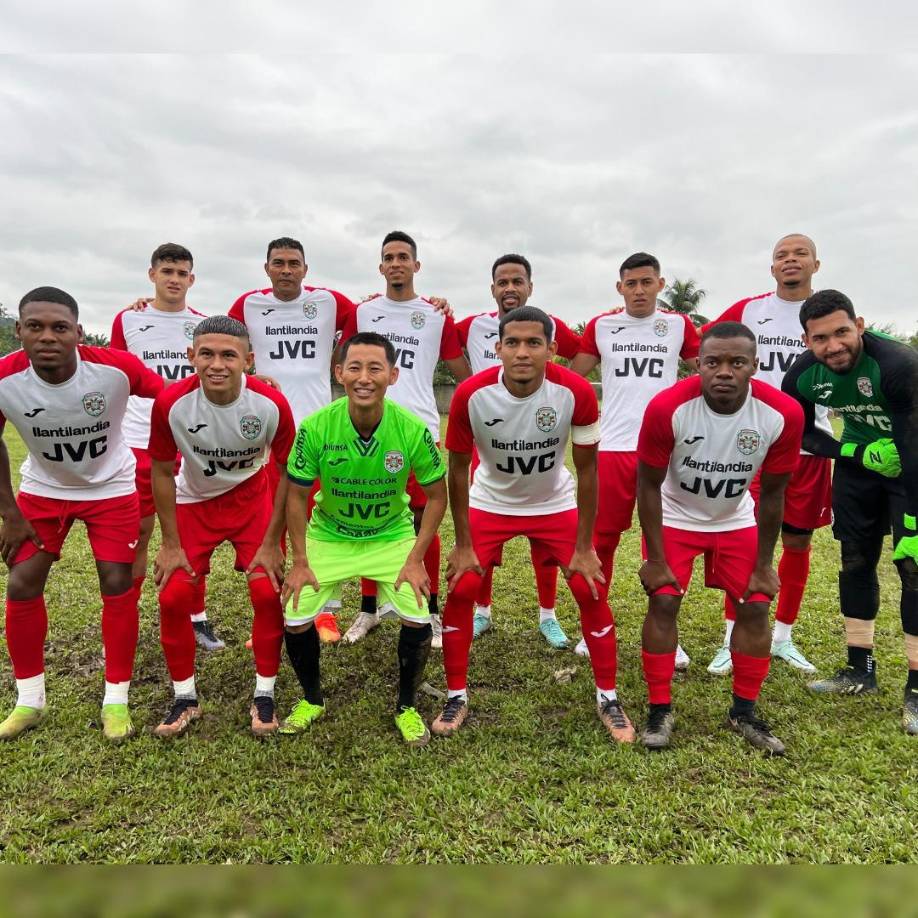 En enero 2023, Berríos organizó un partido de fútbol entre Shin Fujiyama y el Club Deportivo Marathón a beneficio de la construcción de un kínder en la comunidad de Mezapa, Atlántida