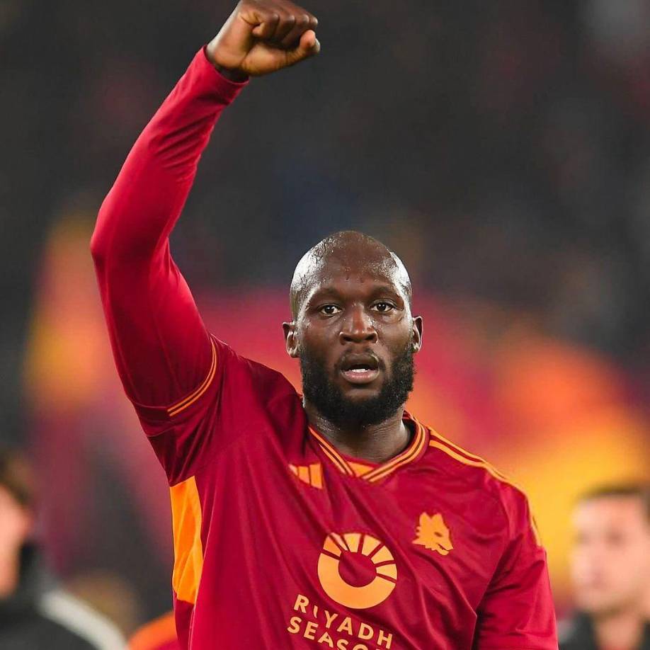 Según se informa, Al-Hilal está dispuesto a hacer un gran movimiento por Romelu Lukaku, de 30 años, procedente de la Roma, y le ofrecerá un contrato de dos años con un salario de 30 millones de euros al año, que es más de lo que ganaba en el Chelsea.
