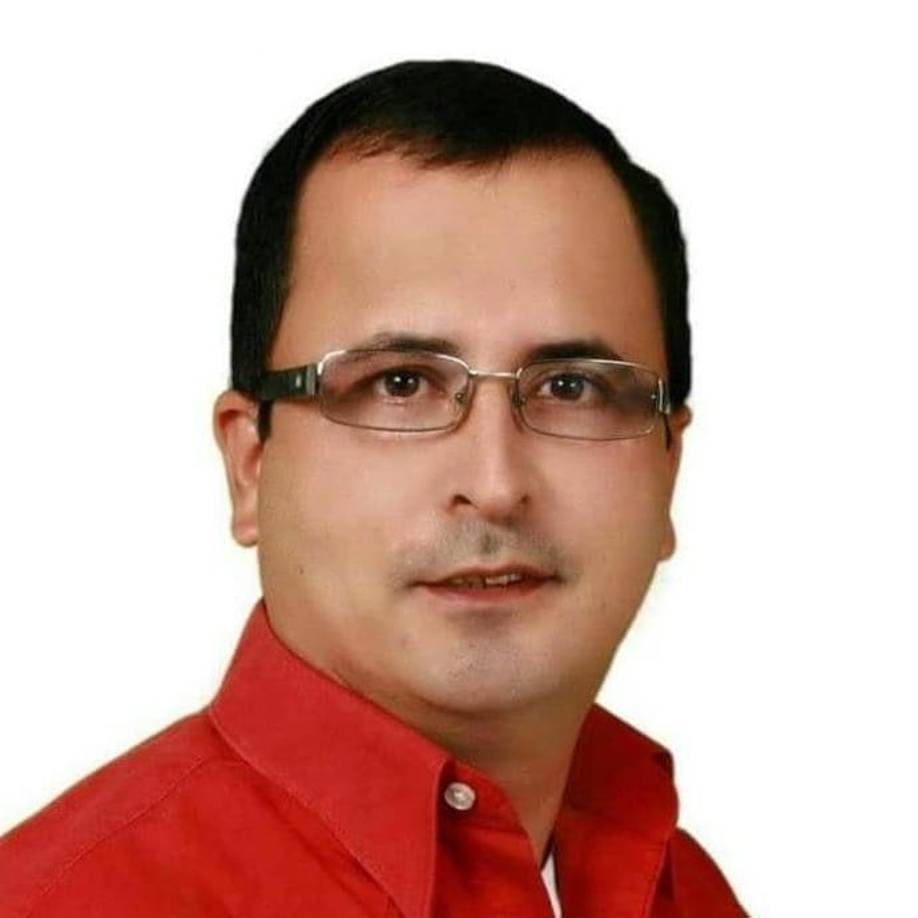 ”Desde enero del 2022 el diputado Jorge Cálix quizo asaltar el Congreso Nacional, para posteriormente golpear al partido, pero las cosas le salieron mal, y hoy vuelve hacerlo de la misma manera”, relató.