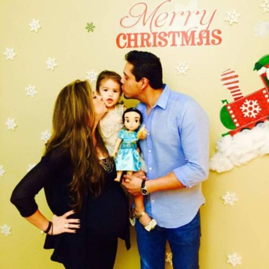 Simona disfruta compartir fotografías de sus hijos.