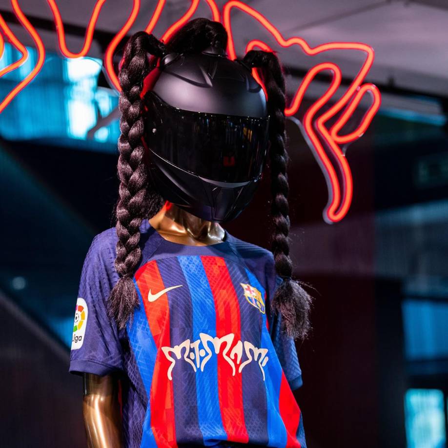 El club azulgrana ha puesto a la venta la camiseta de edición limitada firmada por jugadores y otra sin firma. El precio ha sorprendido a muchos.