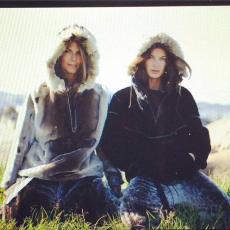 Montserrat Oliver, de 49 años con su novia la modelo Yaya Kosikova, 29.