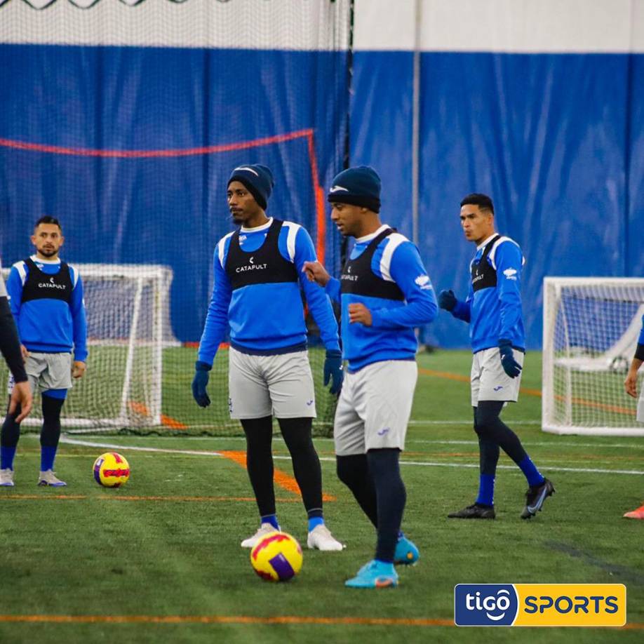 Los jugadores hondureños realizaron un largo entrenamiento.