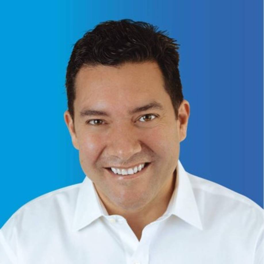 Juan Diego Zelaya, precandidato nacionalista a la alcaldía del Distrito Central, votará en la Nashville School, de Tegucigalpa, acompañado de Mauricio Oliva, a la 1:30 pm.