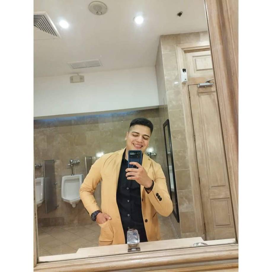 En las redes sociales hacía las publicaciones de los carros y fue así como lo contactaron para supuestamente comprarle una camioneta Kia Sorento, modelo 2015, color gris, con placas HBK 2189. 